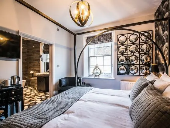 Premium Tek Büyük Yataklı Oda, Banyolu/Duşlu