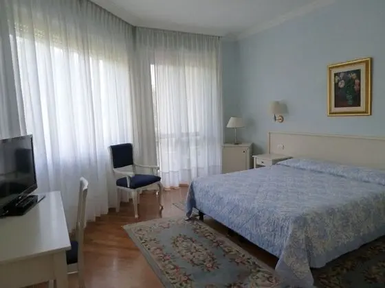 Comfort Tek Büyük veya İki Ayrı Yataklı Oda
