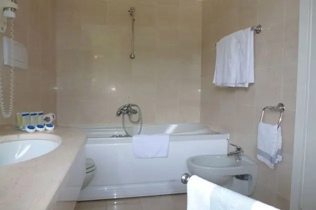 Comfort Tek Büyük veya İki Ayrı Yataklı Oda