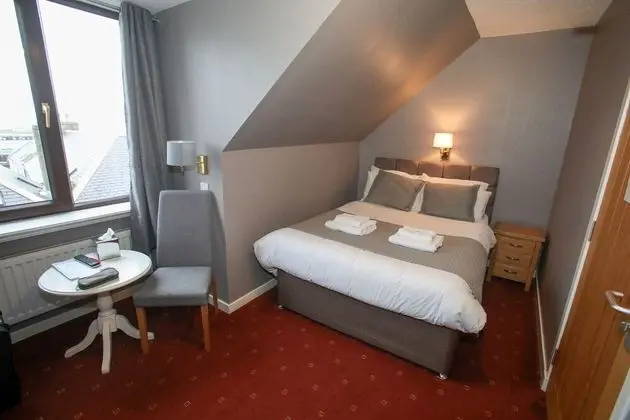 Standard Tek Büyük Yataklı Oda