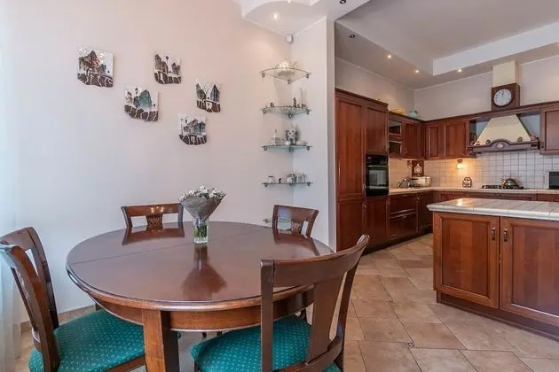 Royal Apart Daire, Birden Çok Yatak, Sigara İçilmez