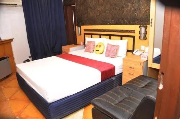 Deluxe Tek Büyük Yataklı Oda