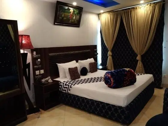 Deluxe Tek Büyük Yataklı Oda