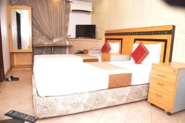 Deluxe Tek Büyük Yataklı Oda