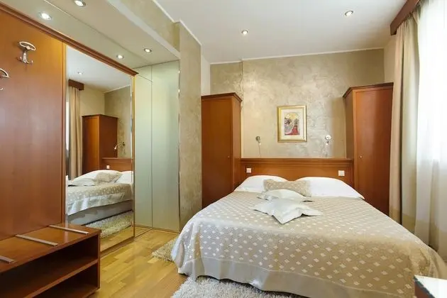 Classic Tek Büyük Yataklı Oda