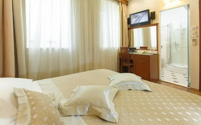 Classic Tek Büyük Yataklı Oda