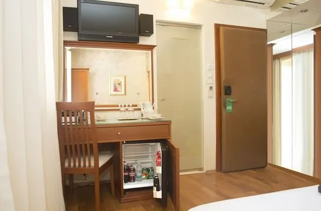 Classic Tek Büyük Yataklı Oda