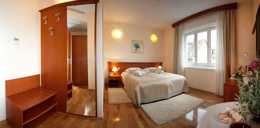 Superior Tek Büyük Yataklı Oda