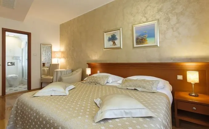 Superior Tek Büyük Yataklı Oda