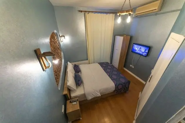 Royal Room, Terrace with Garden