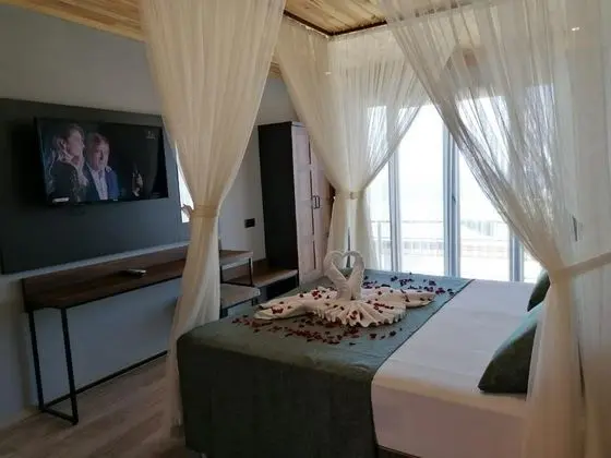 Triple, Deniz Manzaralı