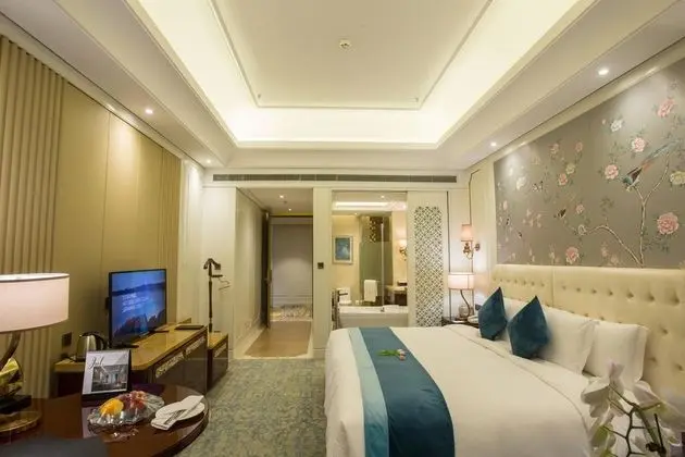 Çift ​​kişilik Deluxe City View King Bed