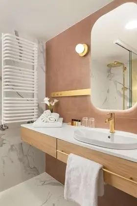 Junior Süit, 1 En Büyük (King) Boy Yatak, Balkon