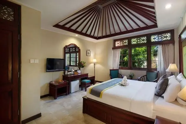 Villa, 3 Yatak Odası, Havuz Manzaralı