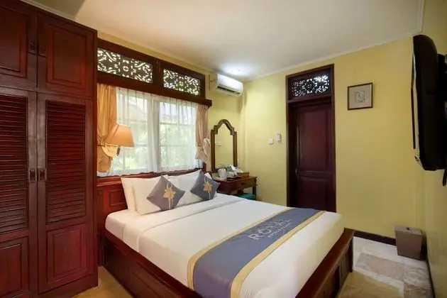 Villa, 3 Yatak Odası, Havuz Manzaralı