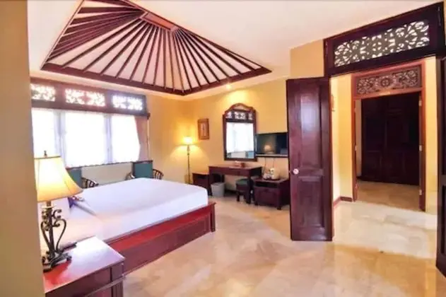 Villa, 3 Yatak Odası, Havuz Manzaralı