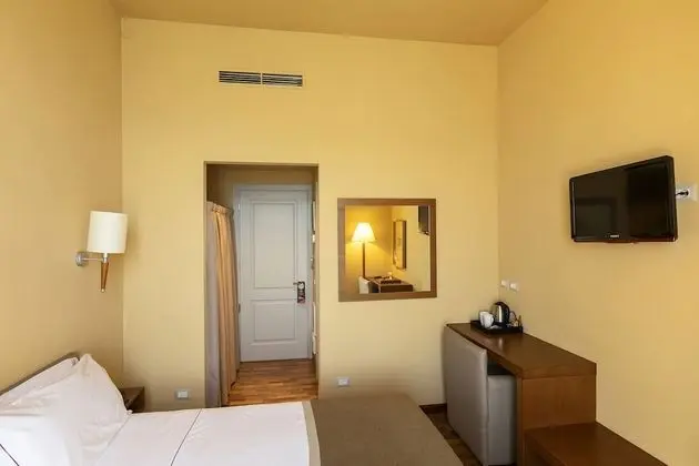 Deluxe Tek Büyük Yataklı Oda, Göl Manzaralı
