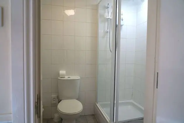 Tek Büyük Yataklı Oda, Banyolu/Duşlu