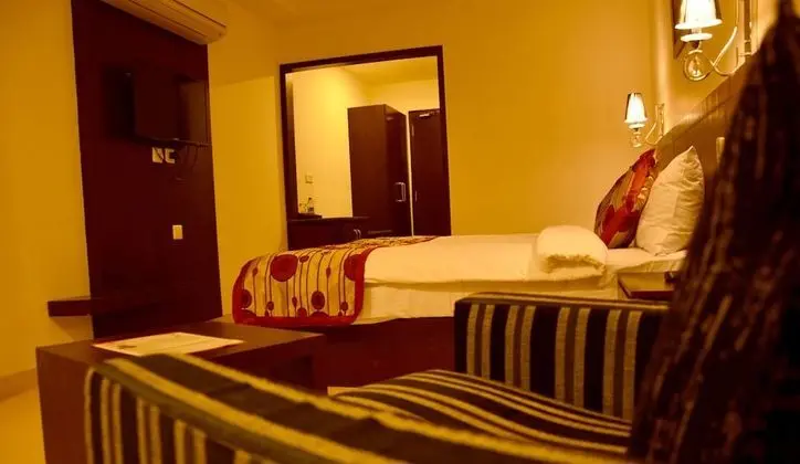Deluxe Tek Büyük Yataklı Oda
