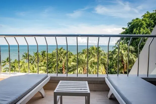 One Bedroom Royal Wing Suite
