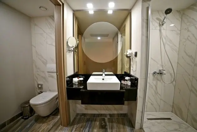 Duplex Family Oda Banyosu