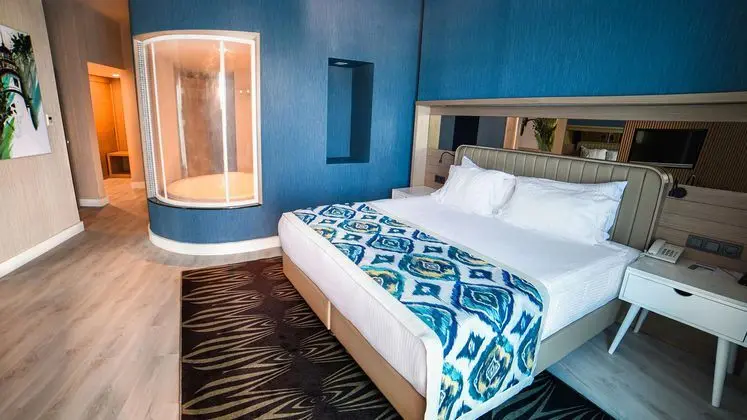 https://images.etstur.com/imgproxy/resize/2560x1440/files/images/hotelImages/etsrooms/94/Royal_Wings_Hotel_20260123140415_0.jpg