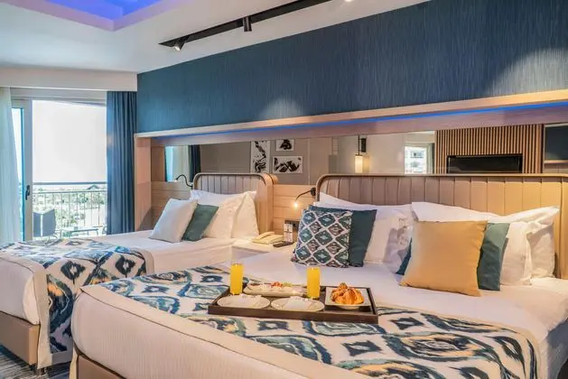 https://images.etstur.com/imgproxy/resize/2560x1440/files/images/hotelImages/etsrooms/94/Royal_Wings_Hotel_20260728172446_1.jpg