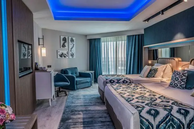 https://images.etstur.com/imgproxy/resize/2560x1440/files/images/hotelImages/etsrooms/94/Royal_Wings_Hotel_20260728172447_3.jpg