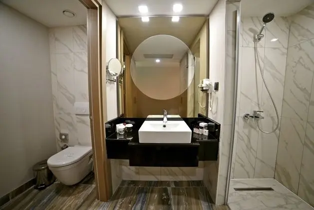 https://imagessl.etstur.com/files/images/hotelImages/TR/51749/l/Royal-Wings-Hotel-Oda-282033.jpg