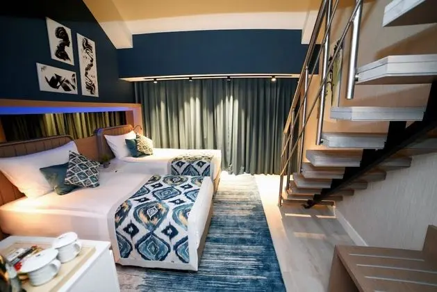Dublex Family Room Land View