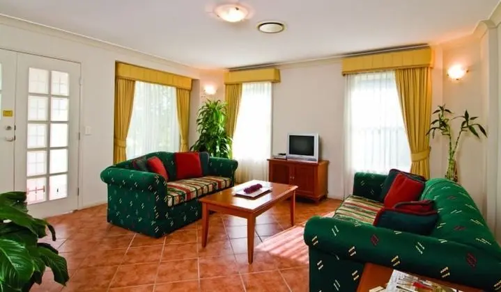 Süit, 1 Çift Kişilik Yatak, Köşe