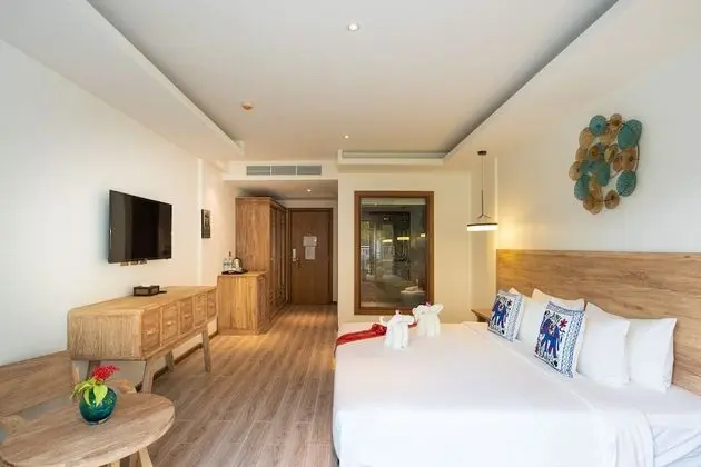 Grand Deluxe Pool Access Room