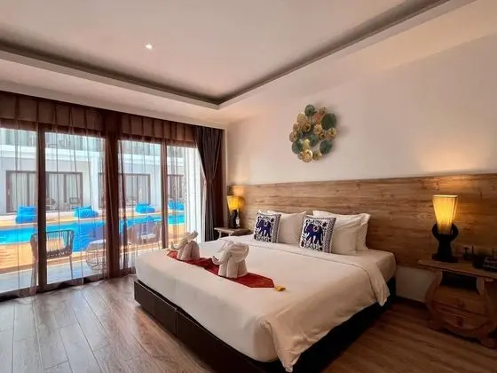Grand Deluxe Pool Access Room