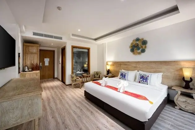 Grand Deluxe Pool Access Room