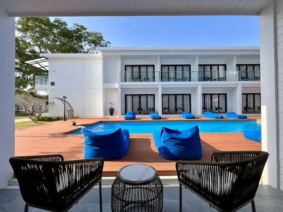 Grand Deluxe Pool Access Room