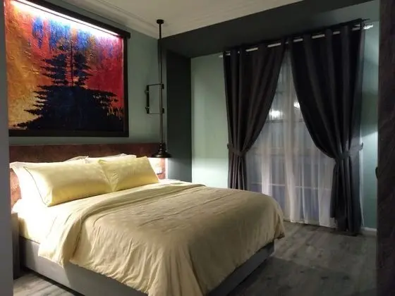 Design Tek Büyük Yataklı Oda, 1 Büyük (Queen) Boy Yatak, Sigara İçilmez