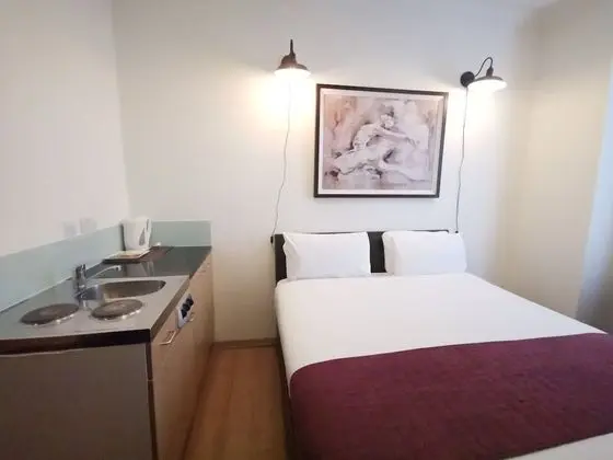 Standard Tek Büyük Yataklı Oda