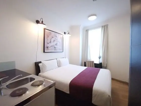 Standard Tek Büyük Yataklı Oda