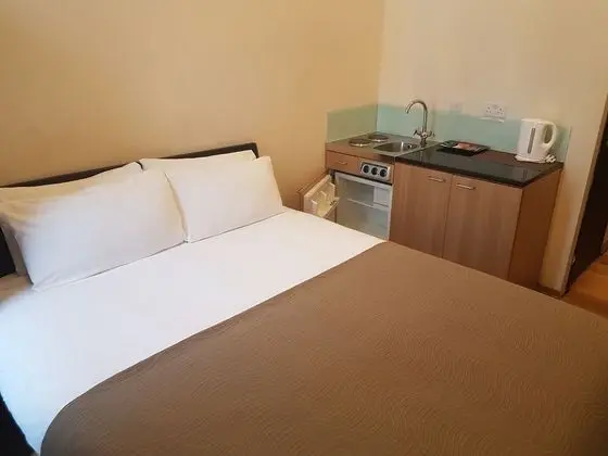 Standard Tek Büyük Yataklı Oda