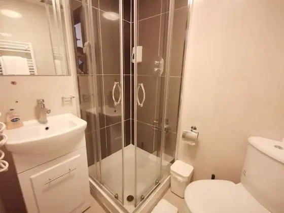 Standard Tek Büyük Yataklı Oda