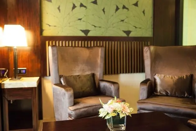 Royale Signature Suite