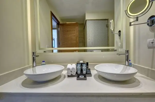Luxury Junior Suite Swim Out Diamond Club