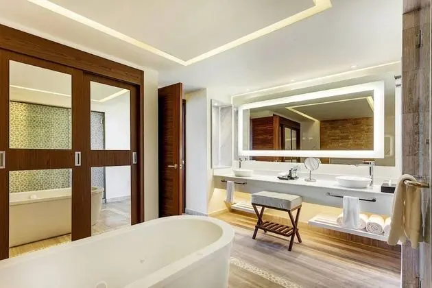 Luxury Chairman Three Bedroom Suite Ocean Front Diamond Club