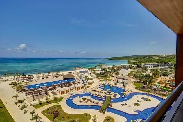Luxury Chairman Three Bedroom Suite Ocean View Diamond Club