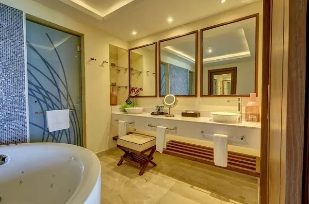 Luxury Chairman Three Bedroom Suite Ocean View Diamond Club