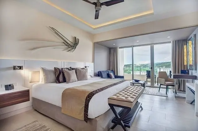 Luxury Junior Suite Ocean View Diamond Club