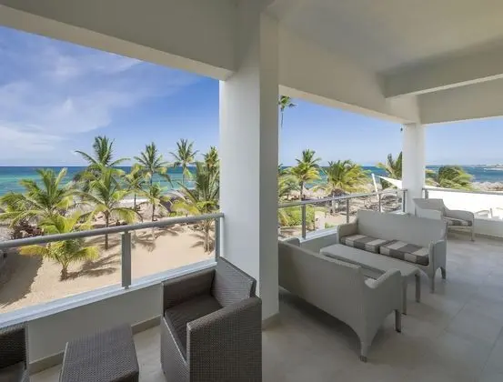 Luxury Presidential Ocean Front Swim Out One Bedroom Suite Diamond Club