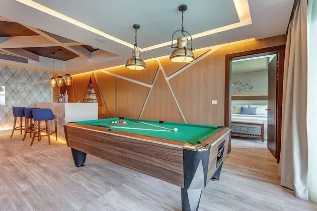 Luxury Chairmans Four bedroom Suite Ocean Front Diamond Club