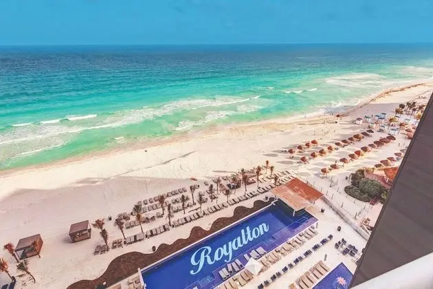 Luxury Chairmans Four bedroom Suite Ocean Front Diamond Club