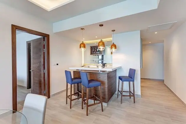 Luxury Presidential Ocean Front One Bedroom Suite Diamond Club